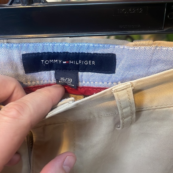 Tommy Hilfiger Khaki Pants 35w - Picture 2 of 5
